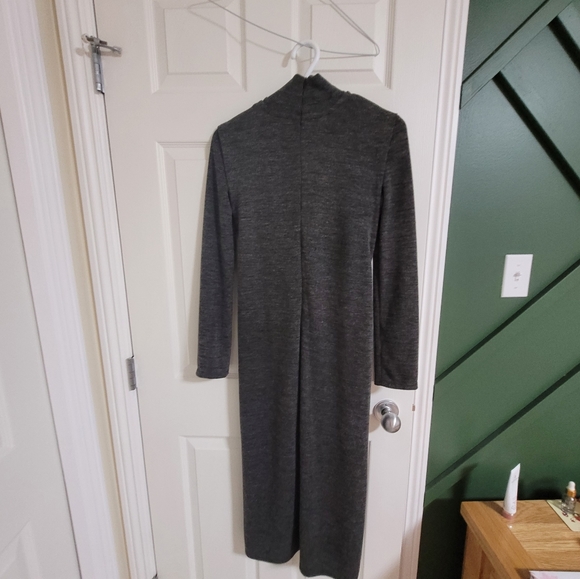 Dress - Picture 4 of 4